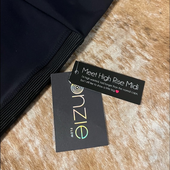 NWT Onzie Leggings - Picture 4 of 8